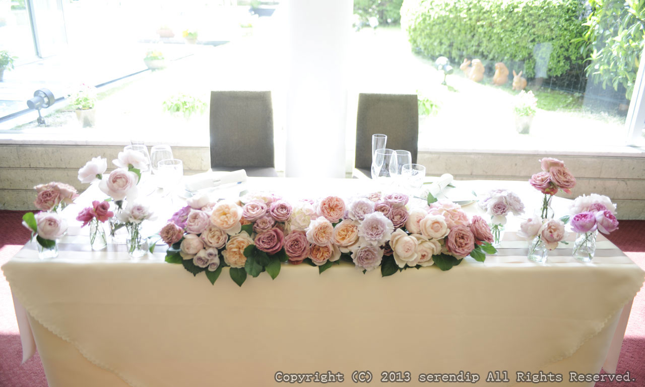 ウェディングフラワーアトリエ セレンディップ ウェディング 披露宴 会場用のお花 メインテーブル ゲストテーブル用